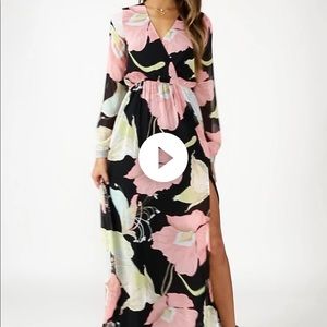 Lulu’s Wondrous Water Lilies Black Floral Print Maxi Dress! Long sleeved size XS